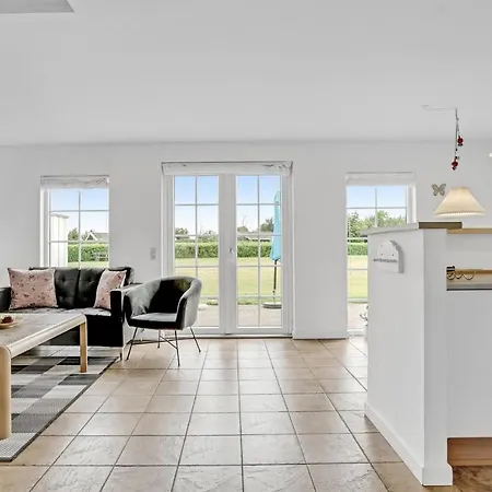 Gorgeous In Brenderup Fyn * Bro (Funen)